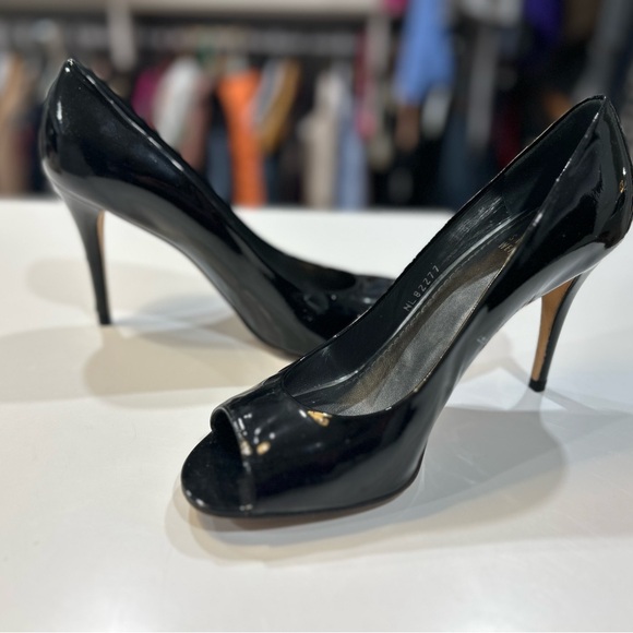 Black patent leather heals size 9 - Picture 4 of 6